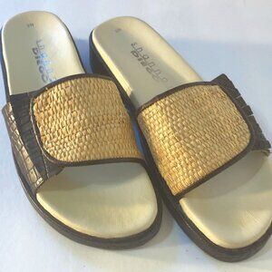 Shannon Diego SZ 9 N NWOT Brown crocodile embossed ratton trim slip on sandal